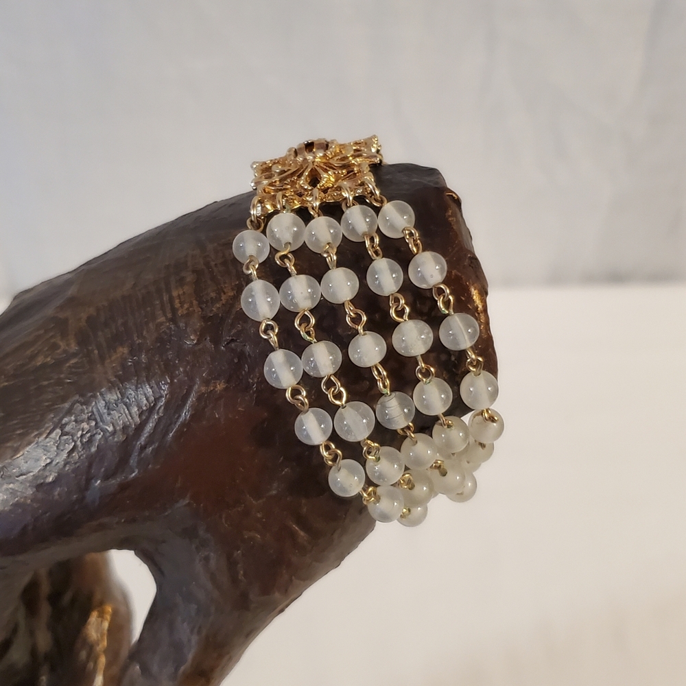 Vintage Milk‎ Glass Bracelet